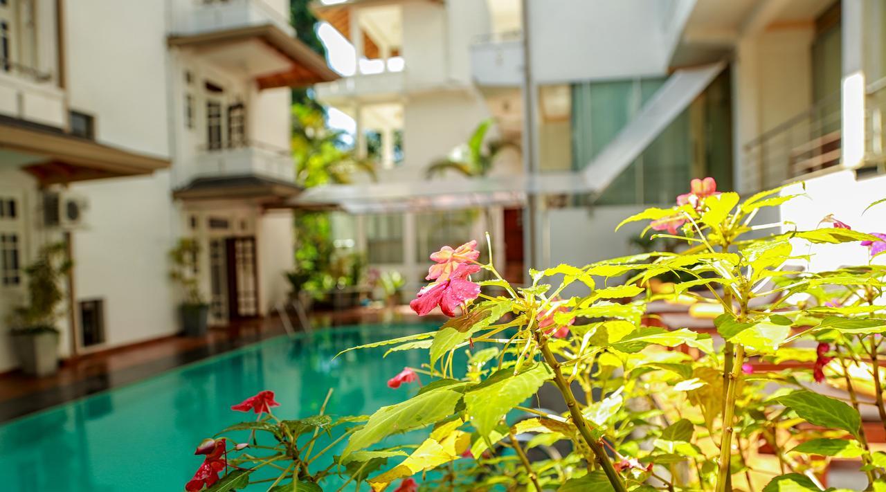 Oak Ray Serene Garden Hotel Kandy Exteriör bild