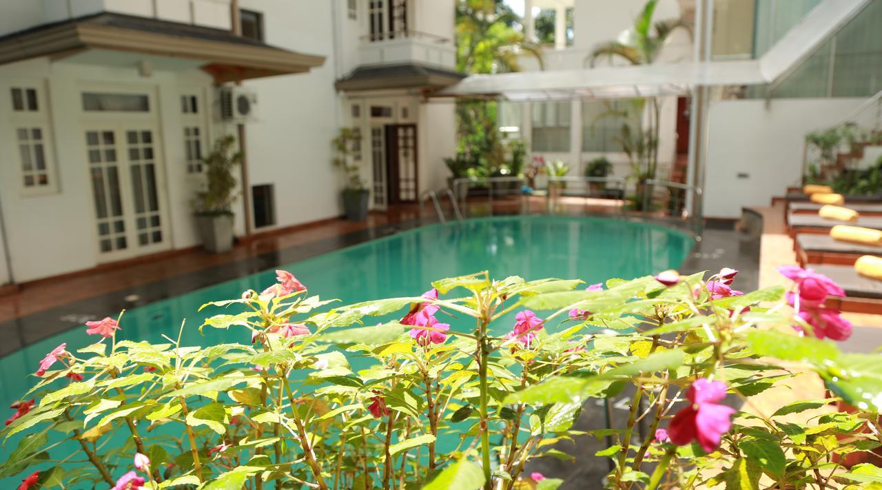 Oak Ray Serene Garden Hotel Kandy Exteriör bild