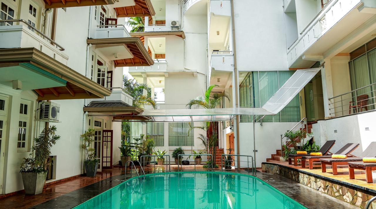Oak Ray Serene Garden Hotel Kandy Exteriör bild